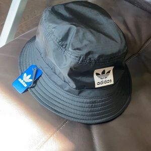 New Adidas Originals Black Bucket Hat. One Size Fits All Black/Reflective Silver